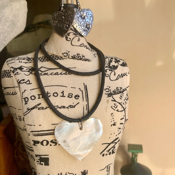 Heart Jewelry - Mother of Pearl Heart & Silver Tone Floral Embossed Heart Dangle - Picture 5 of 8